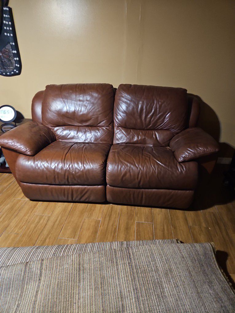 2 Classic Home Furnishing Recliner Loveseat-Leather
