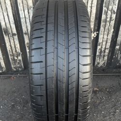 255/40/21   255/40R21 Pirelli P-Zero PZ4 PNCS (95-100%) 