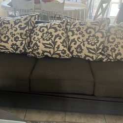 Love seat/couch