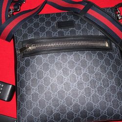 GUCCI CROSSBODY AUTHENTIC 
