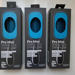 The Knot Dr.  Wet & Dry  Pro Mini hair brush 