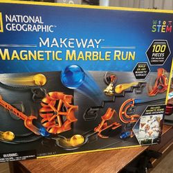 Magnetic Maze Toy. National Geographic 