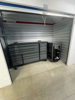 Snap-on tool box & cart with tools (Master Mechanic set)