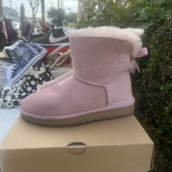 UGG Women’s Mini Bailey Bow ll