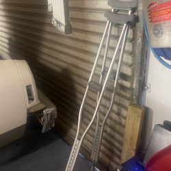 Crutches 