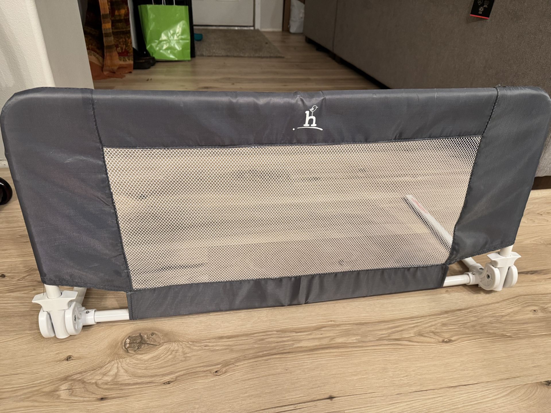 Hiccapop Convertible Crib Rail