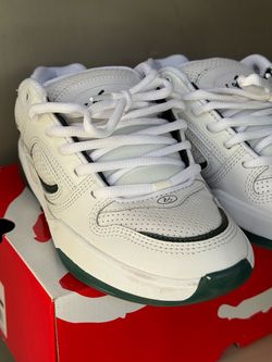 ÉS Shoes size 8.5 White/Green