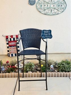 Wicker Bar Height Patio Stool with Arms | Indoor/Outdoor