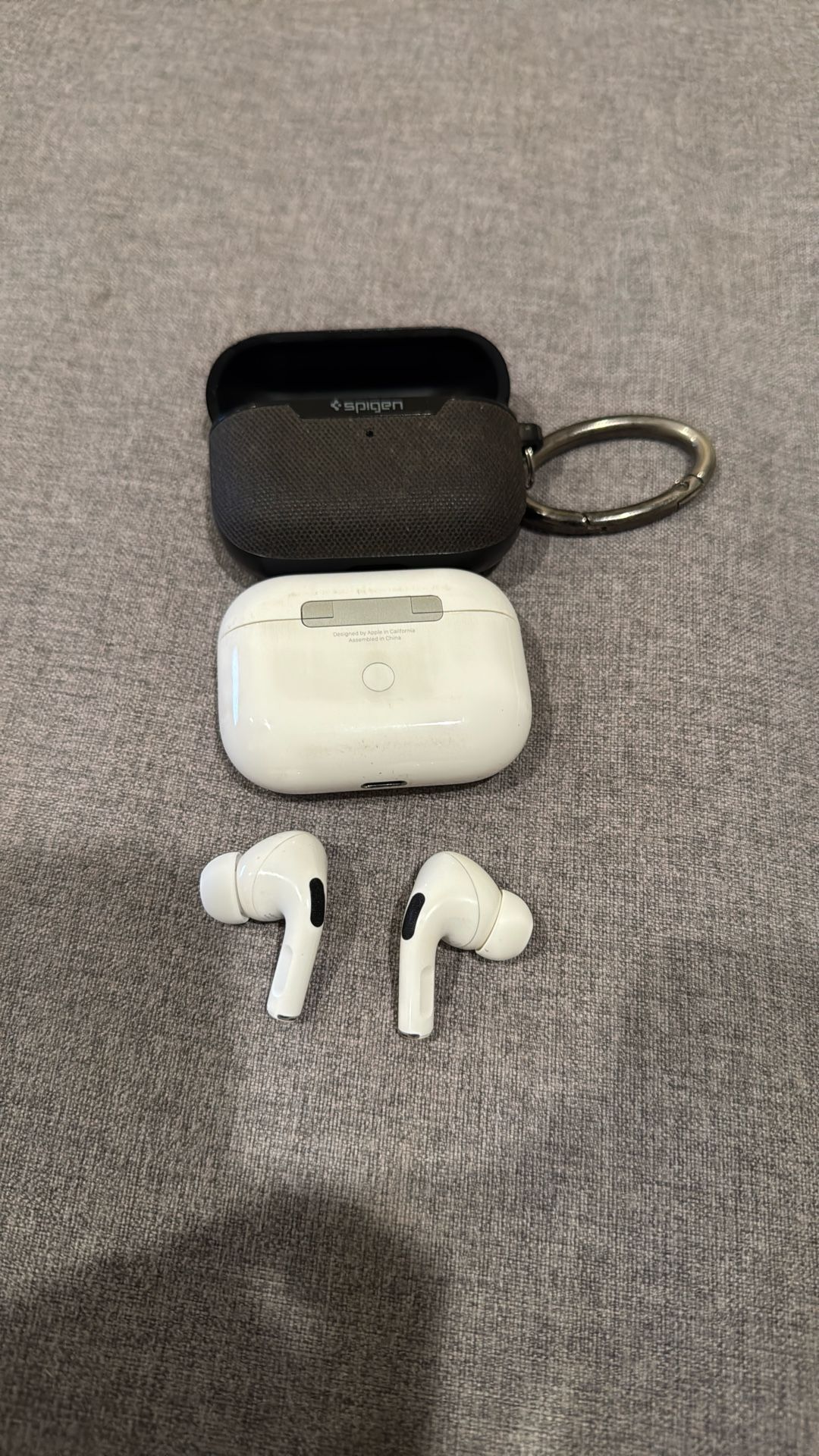 Apple AirPods Pro (1st Gen) with Charging Case + Spigen Cover – Works Great