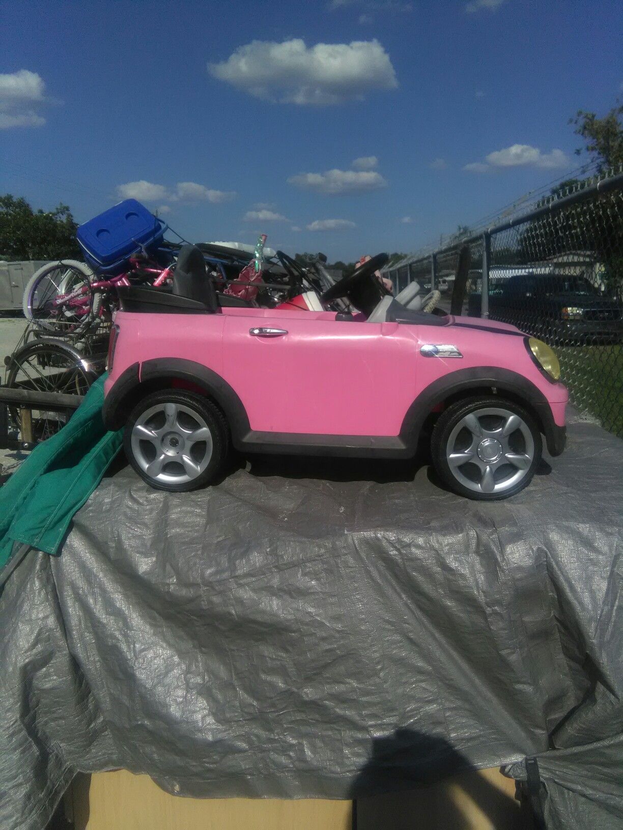 Pink car (Needs Battery)