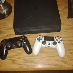 PS4 &  2 Controllers+10 Games