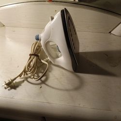 Clothing Iron It Works Asking $10