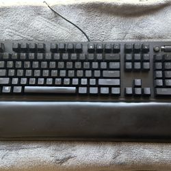 Razer Blackwidow V3 + Razer Wrist pad - Yellow Switches 