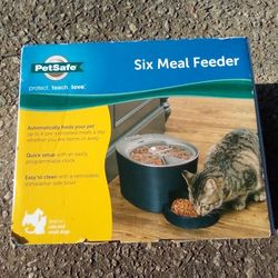 Six Meal Pet Feeder New In Box