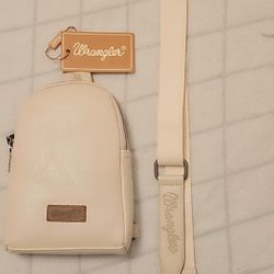 Wrangler Cross Body 
