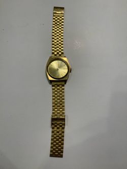 Nixon time teller watch