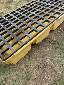 Spill Base Container