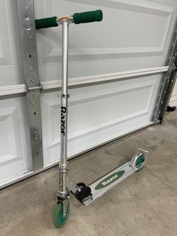 Razor A3 Kick Scooter for Kids