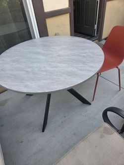 Dining table and 4 chairs