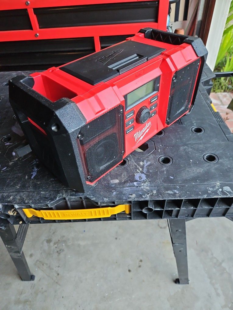 Milwaukee Jobsite Radio