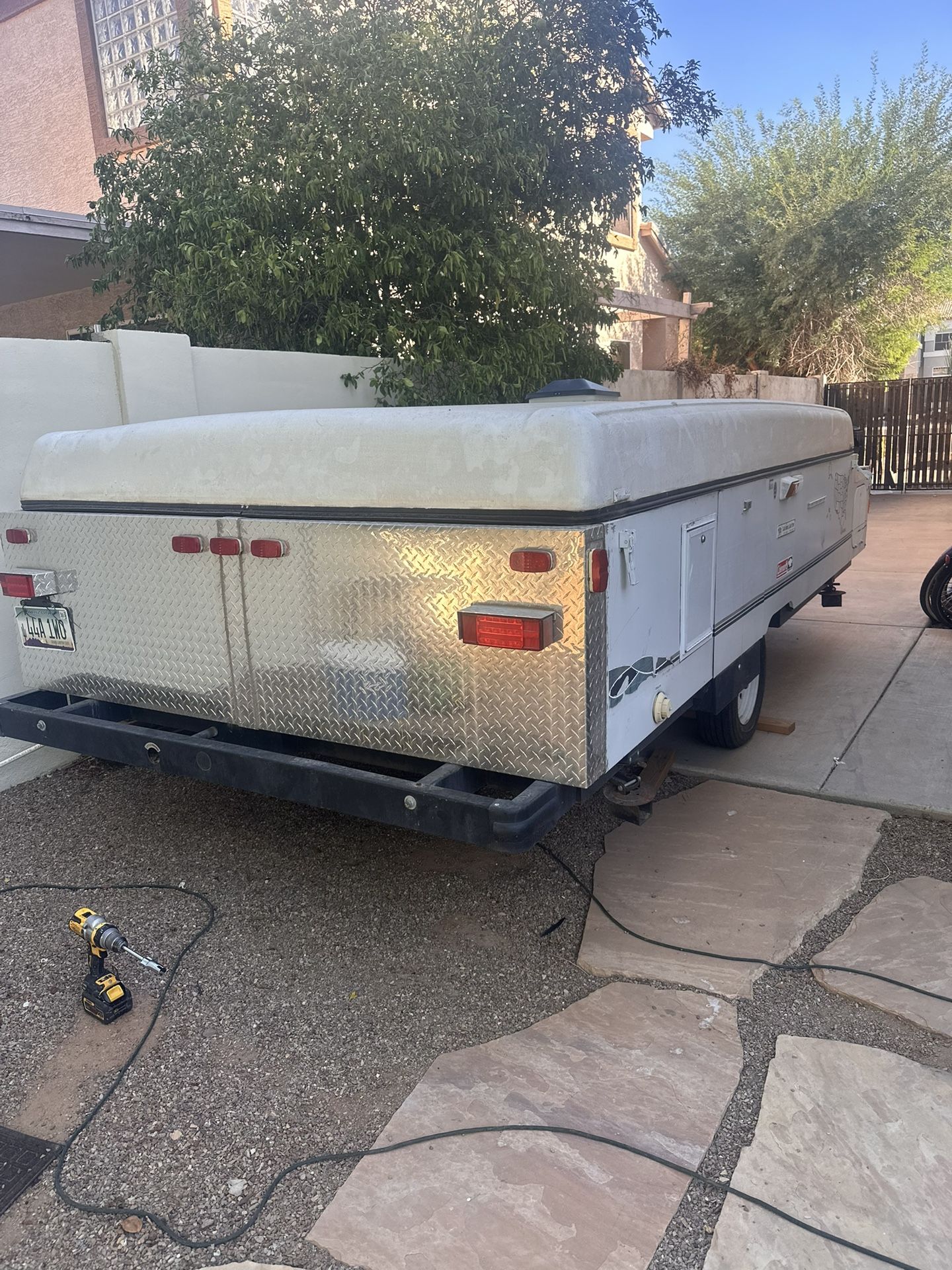 2000 Coleman Pop Up Trailer 