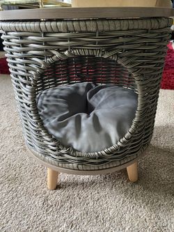 Modern Wicker Cat Bed (NEW)