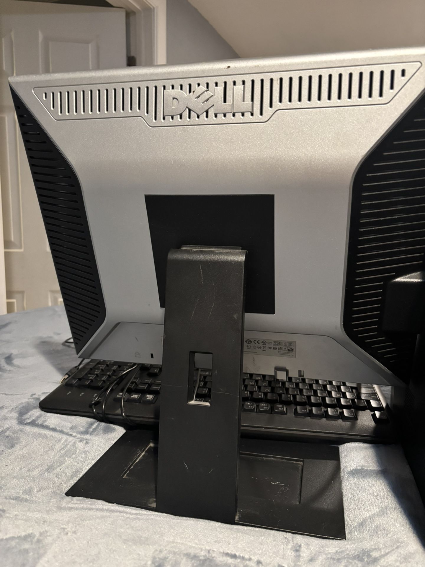 Hp Pro Core Intel Inside Desktop With Monitor,Keyboard And Mouse