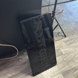 Black “boss Girl” Sign 