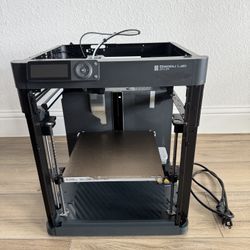 Bambu Lab P1P - Like New Less than 750 Print Hours
