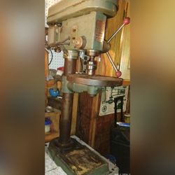 Chicago 12-Speed Heavy Duty Drill Press