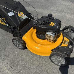 Like  New Dewalt Gas Mower 150cc RWD With 21” Cutting Deck And Bag. Must Pickup