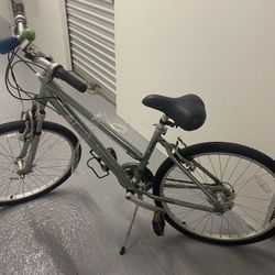 Columbia Bike Journey SE Like New