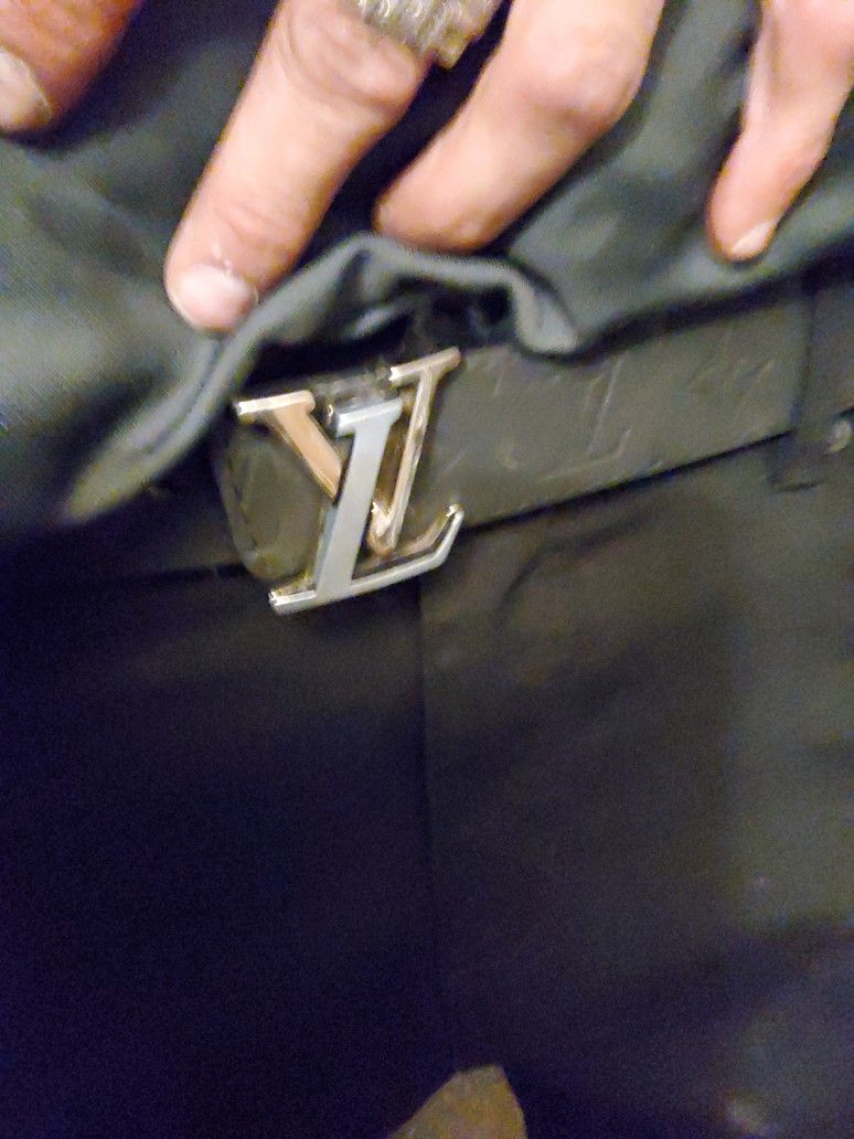 Louis Vuitton Belt And Buckel Like New