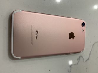 iPhone 7 rose gold 32g T-mobile no scratches (NO SHIPPING)
