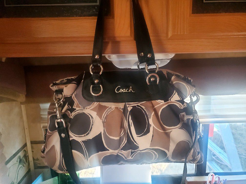 Rare COACH Handbag Med Size