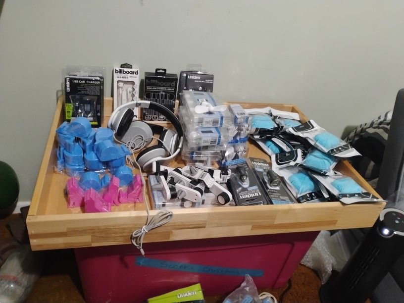 Phone Accessories All The Cell Phone Accessories I Got Right Here For 60 Bucks