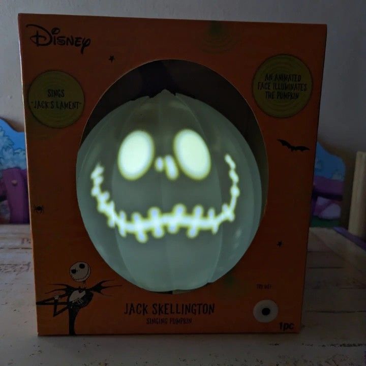 JACK outlets SKELLINGTON singing pumpkin