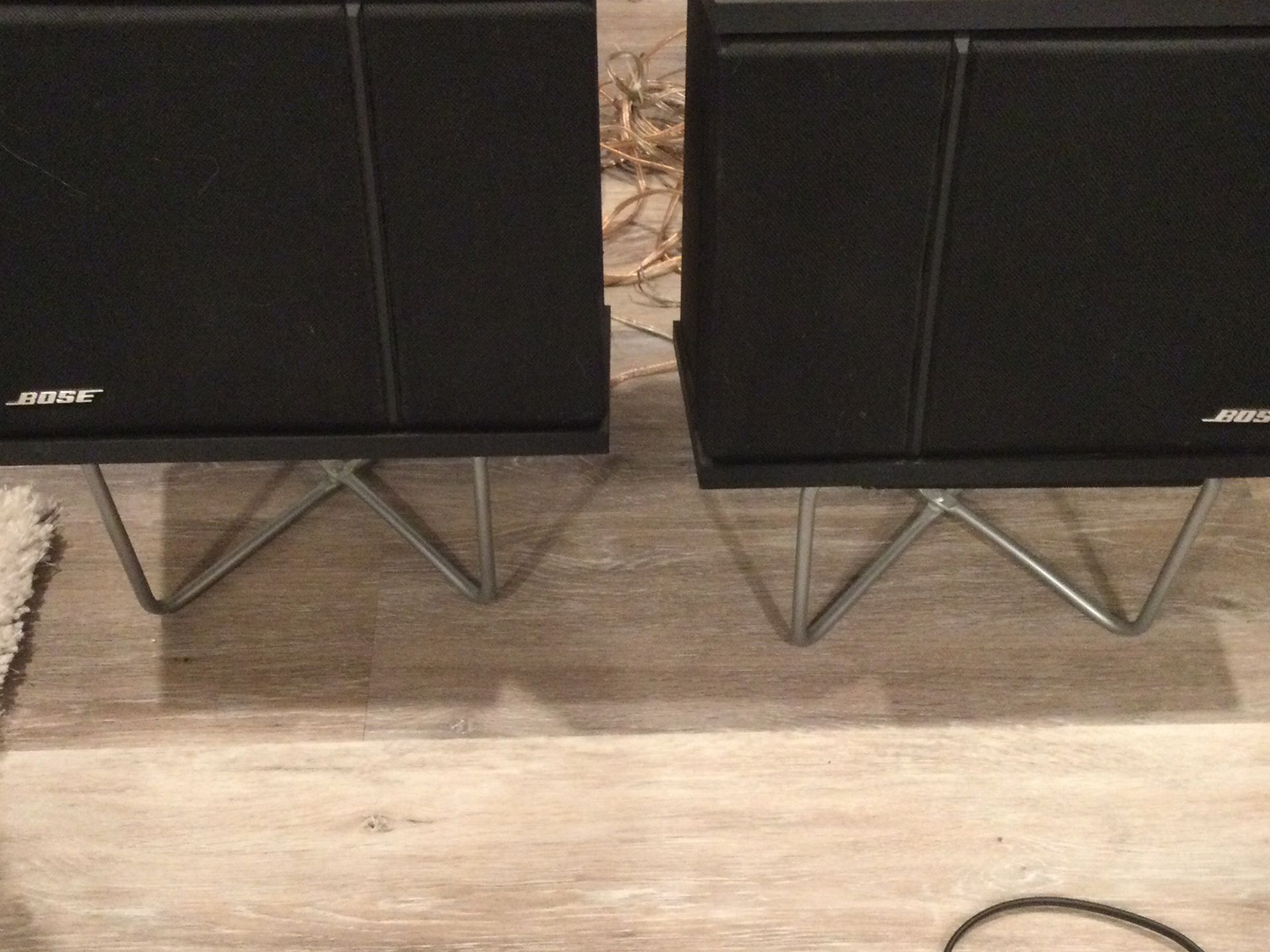 Bose Box Speakers With Stand Set Of Two