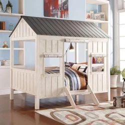 Cottage Canopy Bed/  Farm House Bed