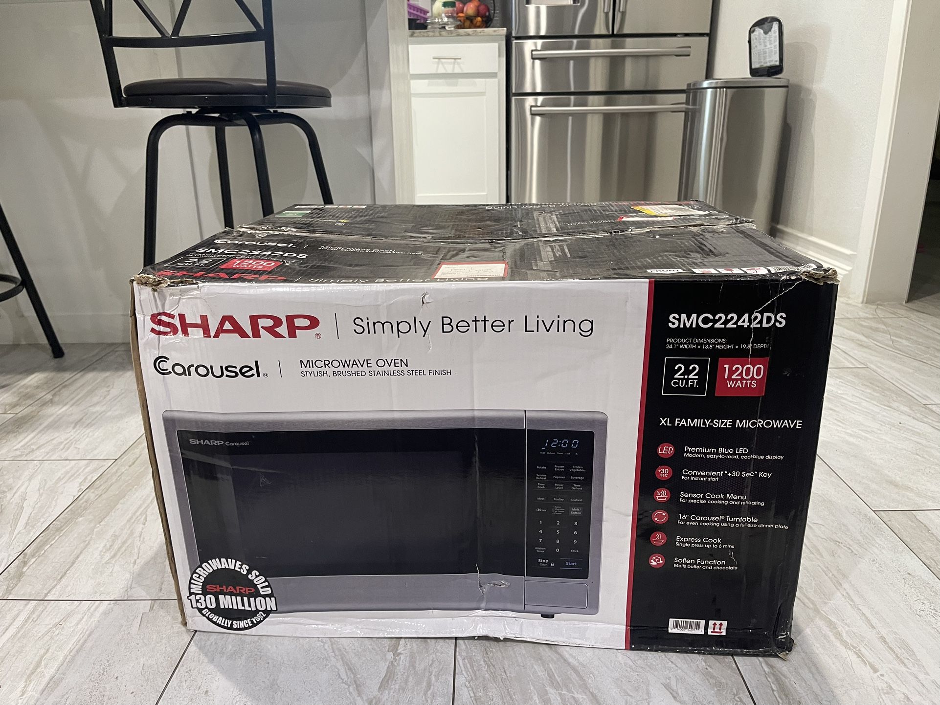 Sharp Countertop Microwave Oven + Brand New
