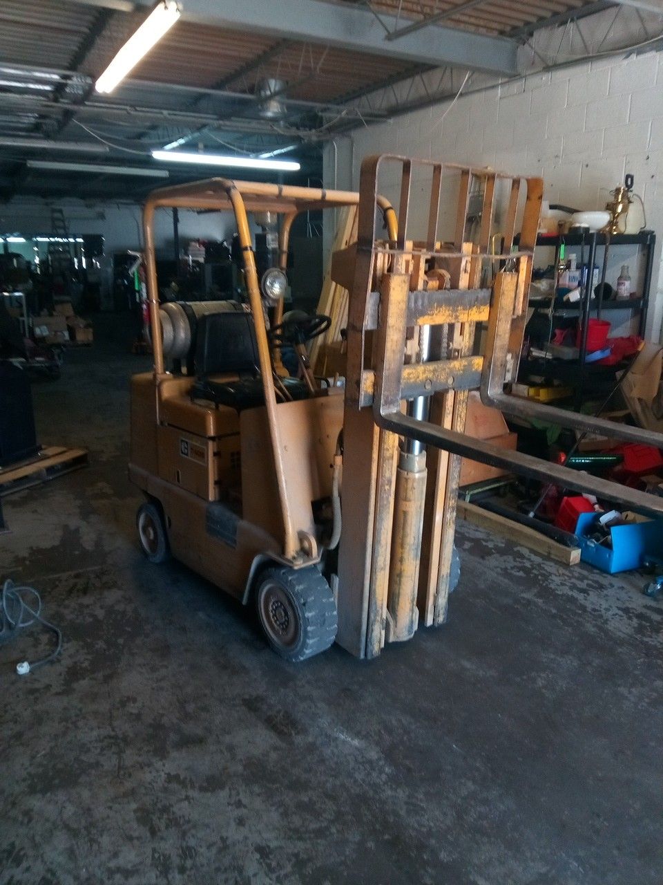 Caterpillar 4000lb Forklift