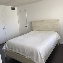 Queen bed, dresser, mattress