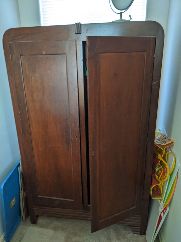 Antique Armoire/Wardrobe 