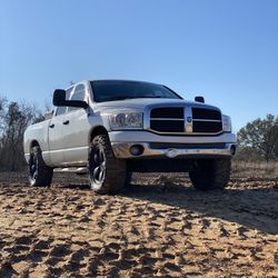 Dodge RAM 2006 4x4 Super Troca  En Buenísimas Condiciones Ac Work Heater Solo Personas Serias Y Ofertas Acorde Al Precio