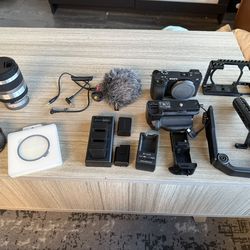 Sony a6400 Camera + 18–200mm OSS Lens | Video Kit, Mic, Cage, Batteries
