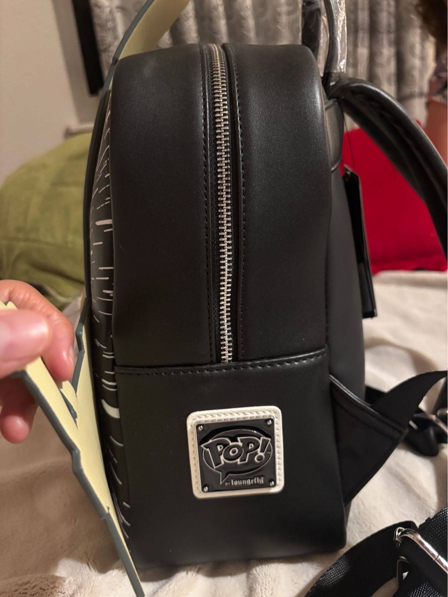 Loungefly Star Wars X-Wing Backpack Glow in the Dark 2022  display picture 1