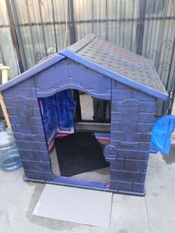 Dog house or Playhouse