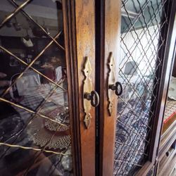 Huge Vintage Broyhill China Cabinet, 1970s