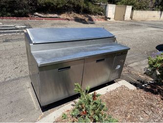 Free Pizza Prep Table