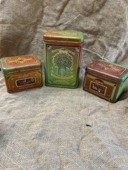 Vintage golden harvest brand tins, 1977/1978
